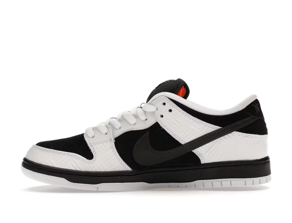 Nike SB Dunk Low TIGHTBOOTH