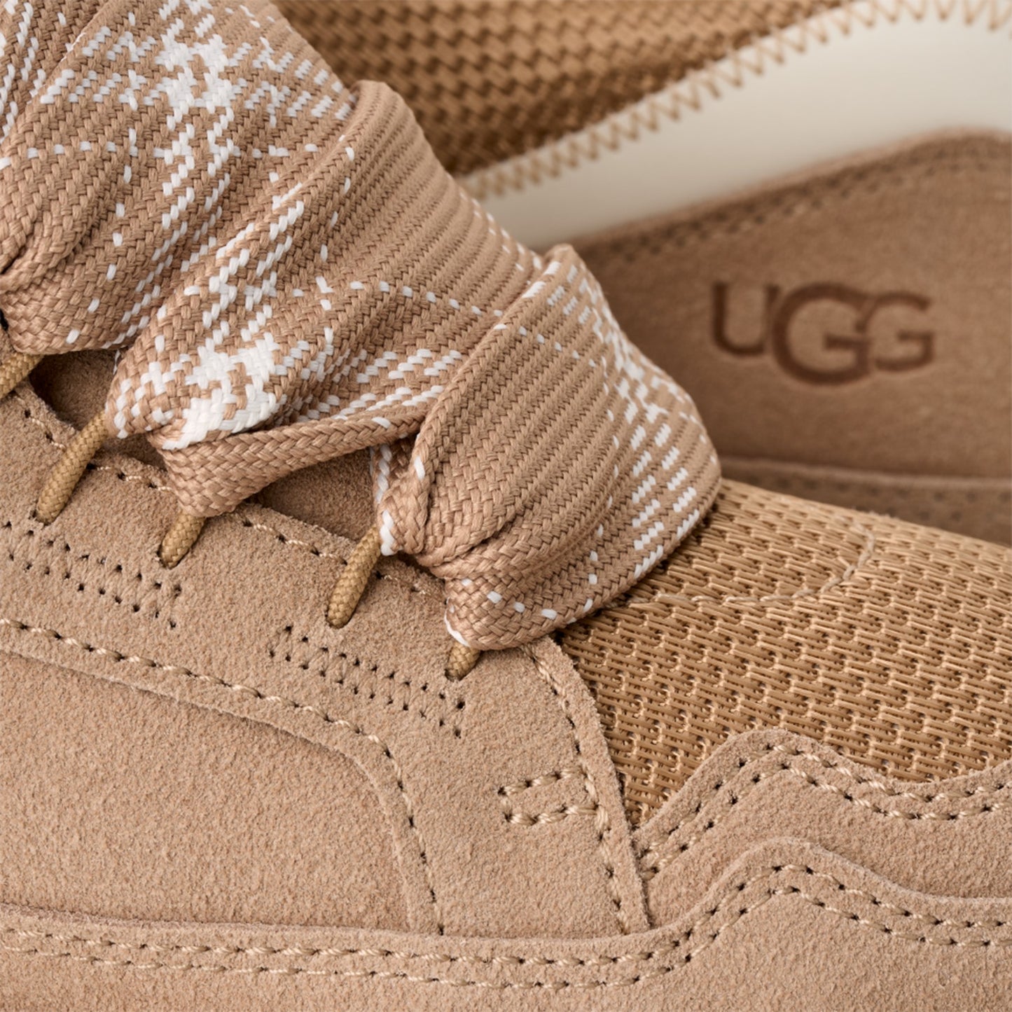 UGG Lowmel Sand