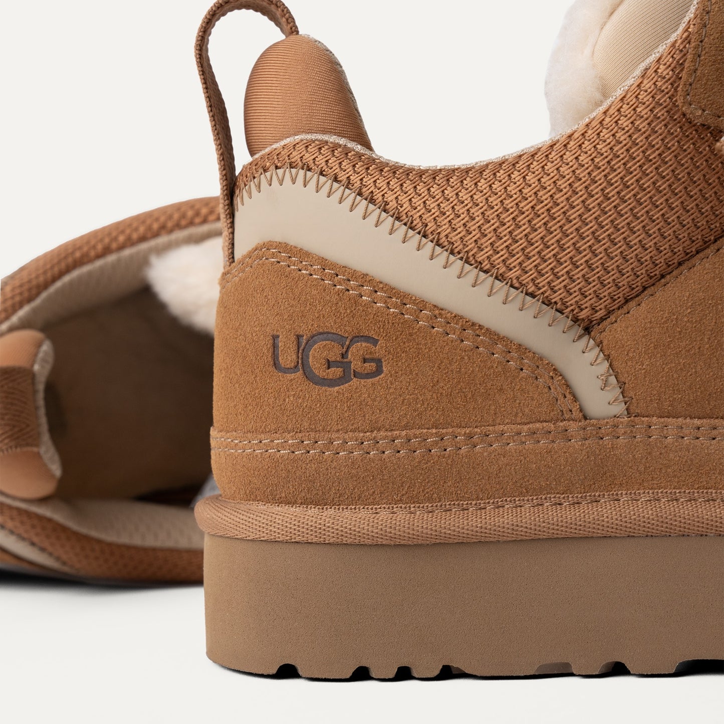 UGG Lowmel Chestnut